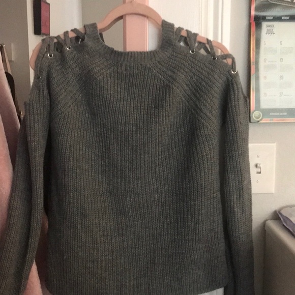 Grey sweater with shoulder detailing - Picture 2 of 2